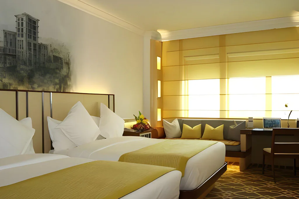 Marco Polo Hotel room