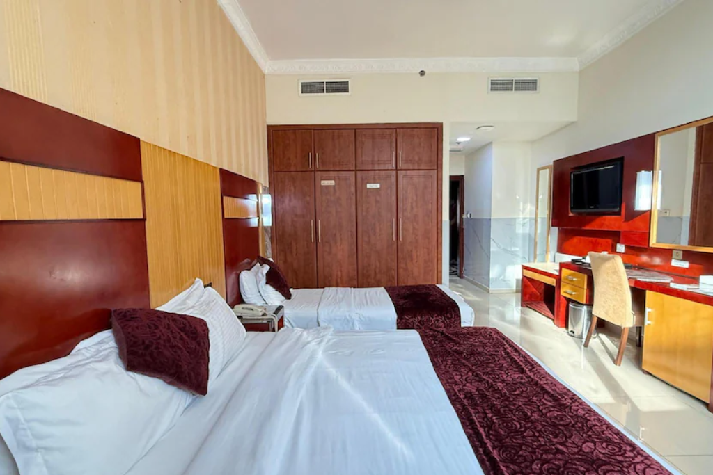 Palette Phoenix Hotel Room